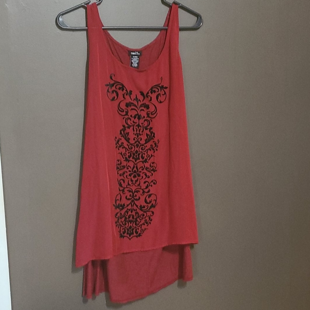 Rue21 Xl red and black